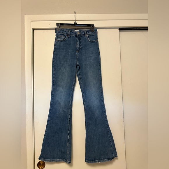 Urban Outfitters BDG Flare Jeans Sz 26 - Picture 2 of 8